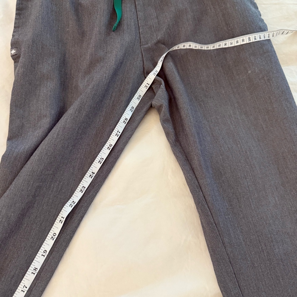 Figs Castelar Graphite Pants and Top - Picture 11 of 15